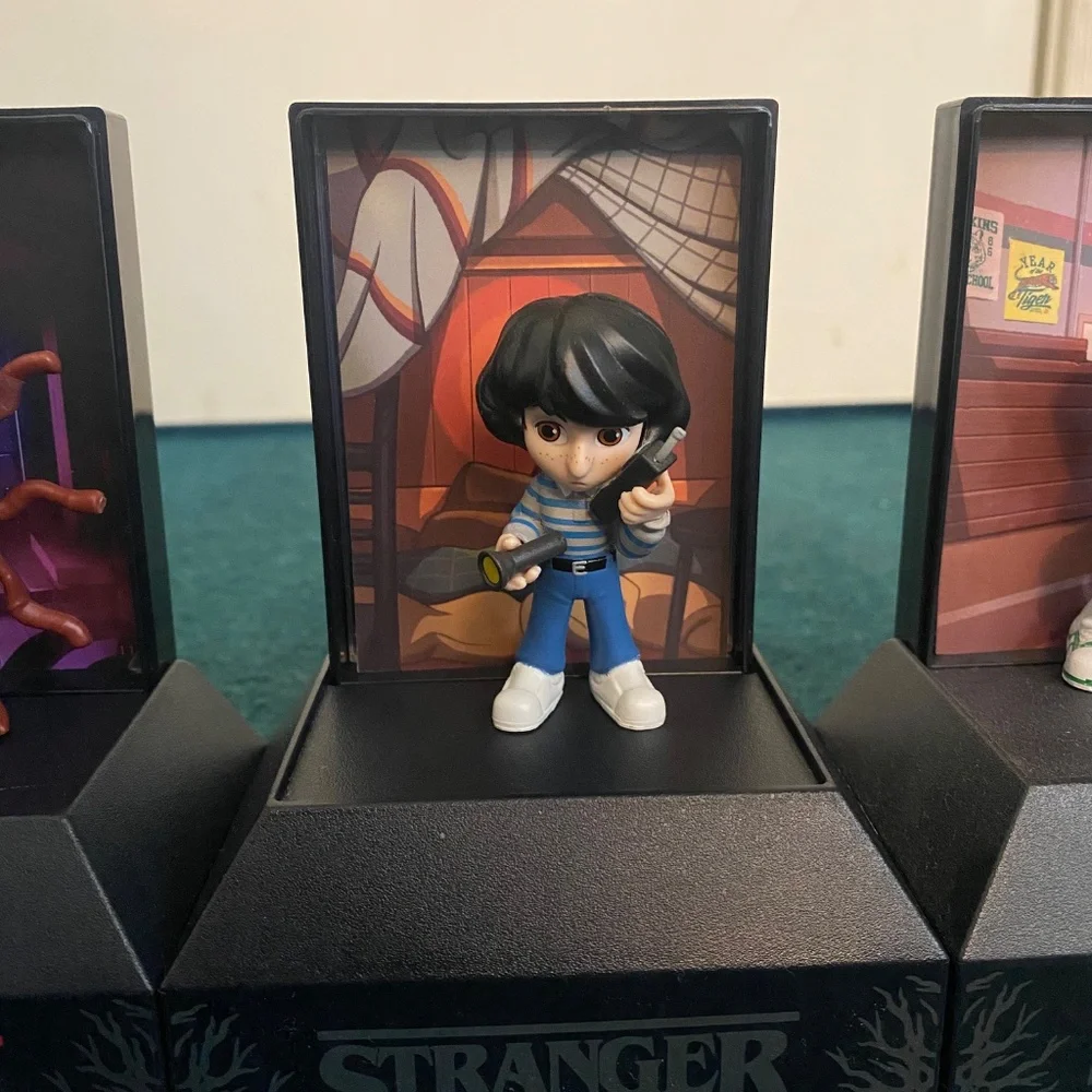 Stranger Things Capsules - Picture 7 of 12